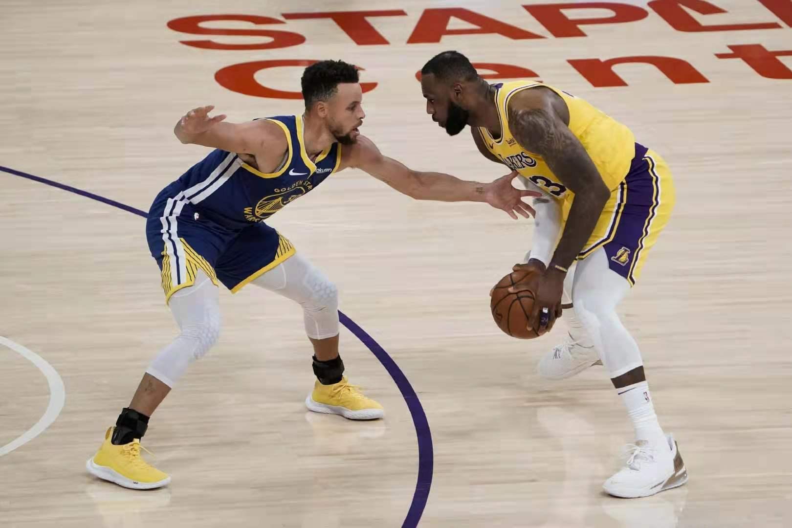 星空体育-NBA西部实力悬殊，勇士和湖人战绩飙升